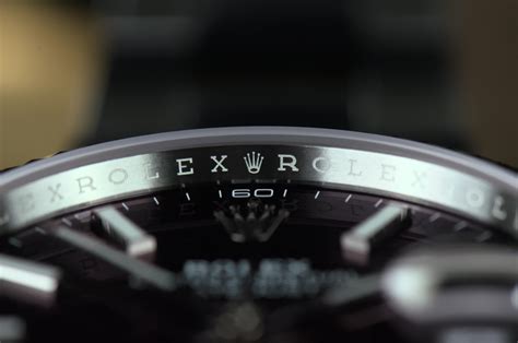 Rolex rehaut engraving